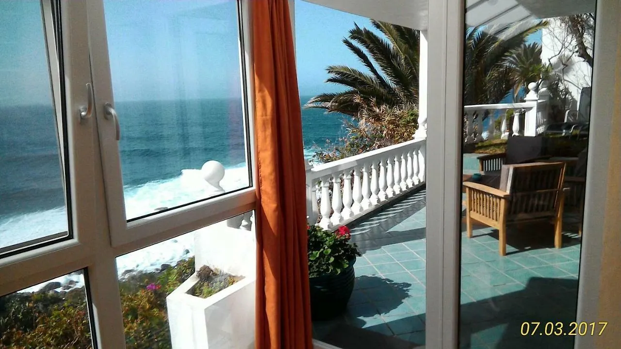 La Pardela Oceanfront Apartment Los Realejos